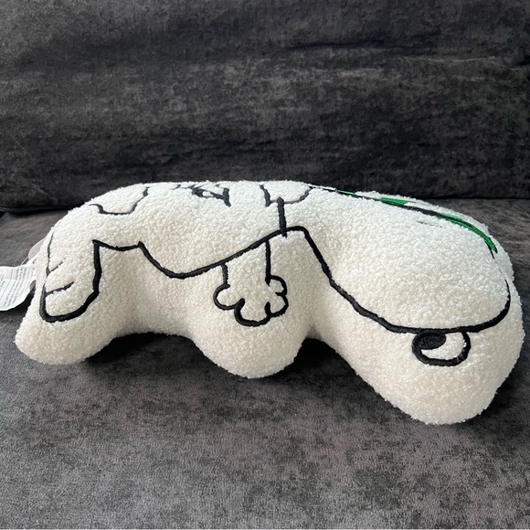 NWT Snoopy Christmas Throw Pillow - Picture 5 of 6